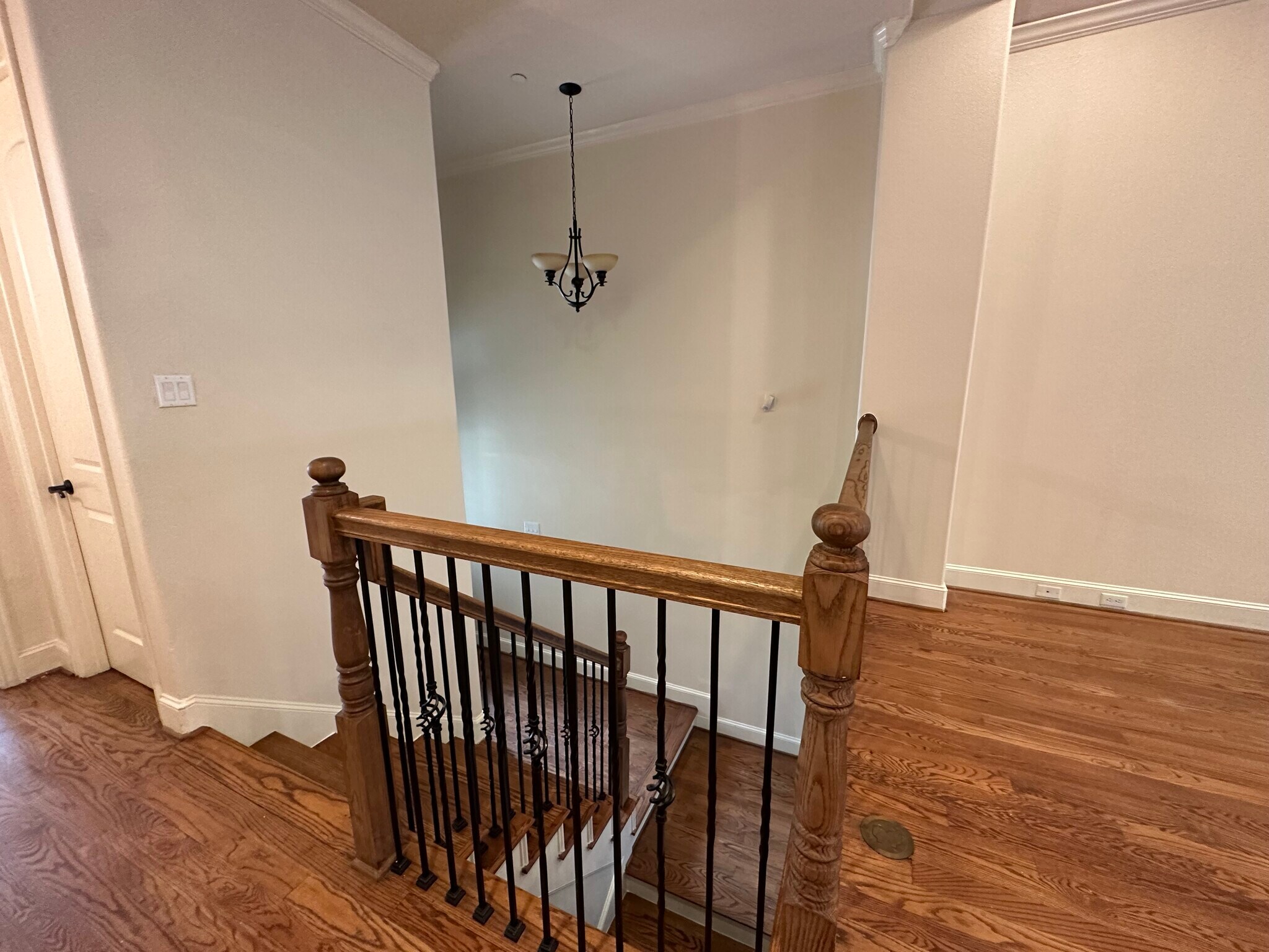 Building Photo - 6353 Richmond Ave