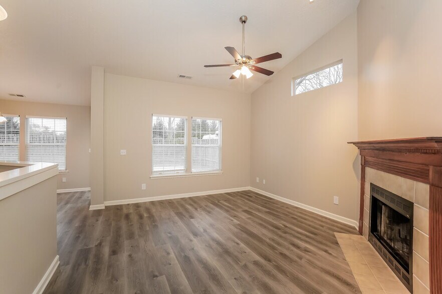 Building Photo - 6425 Meadowfield Dr