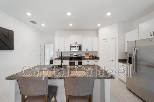 Building Photo - 5517 Blue Azure Dr