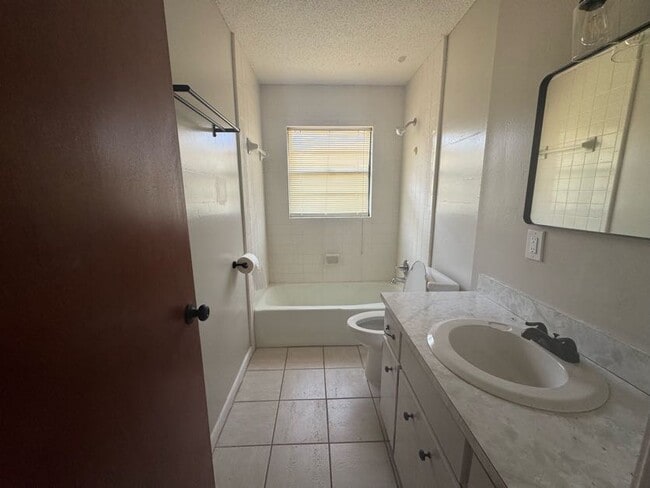 Building Photo - 1366 N Merlin Terrace