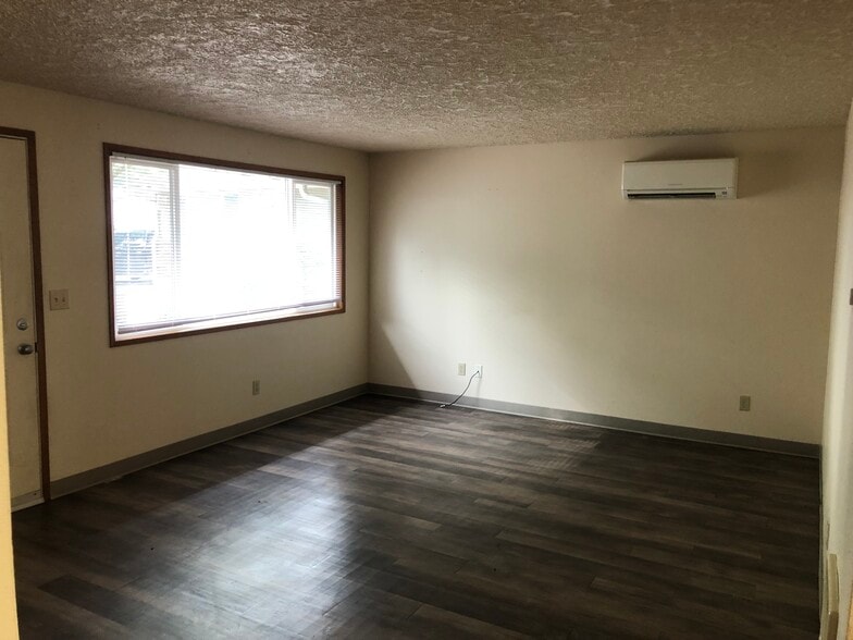 Building Photo - 1319 Z St