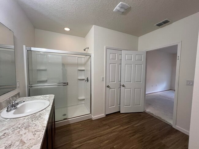 Building Photo - 1110 Newton Cir