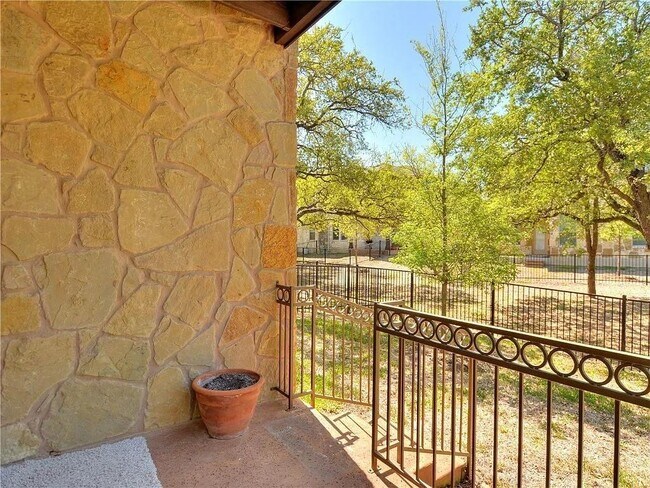 Building Photo - 9512 Solana Vista Loop