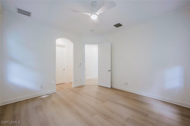 Building Photo - 600 6th Ave N