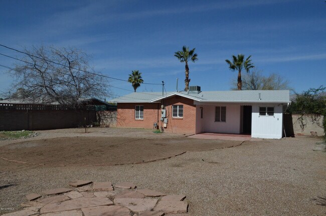 Building Photo - 3002 E Copper St