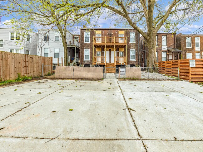 Building Photo - 3853 McRee Ave