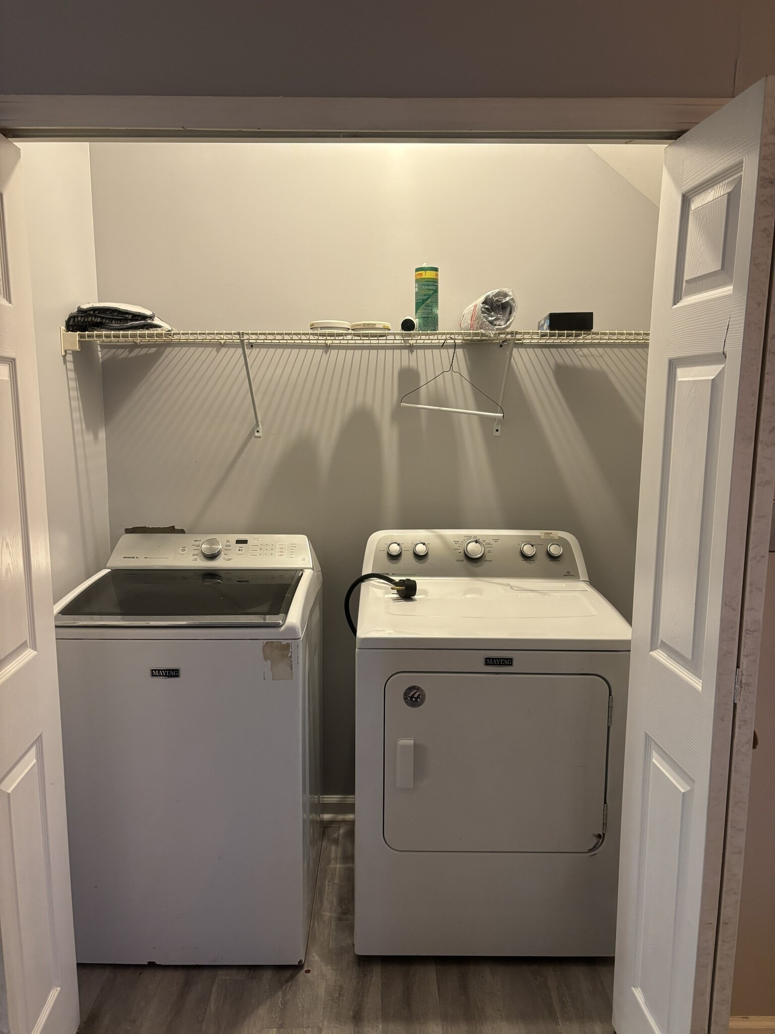 Building Photo - 559 Woodlawn Ave NW