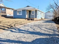 Building Photo - 906 S 1st St