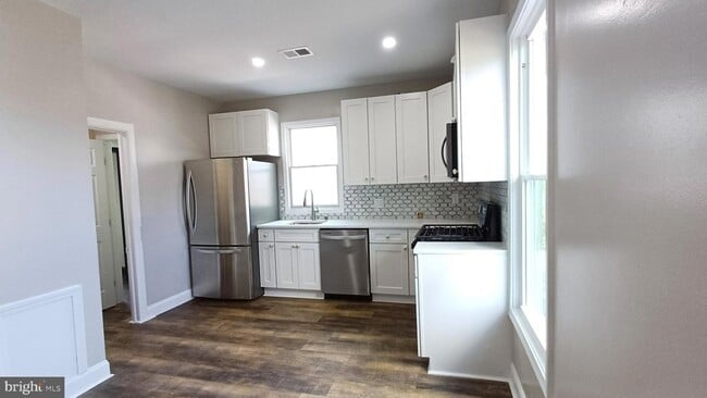 Building Photo - 9014 Sudley Rd