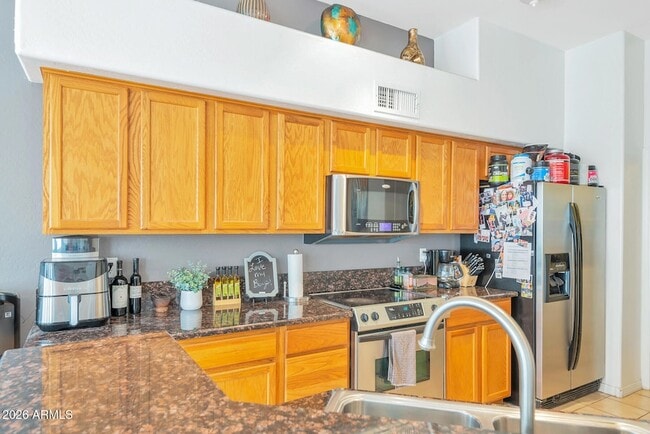 Building Photo - 2019 E Campbell Ave