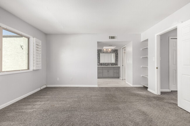 Building Photo - 4938 N 74th St