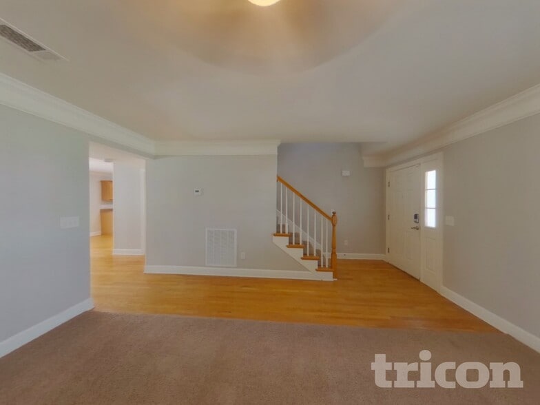 Building Photo - 1940 Portway Rd