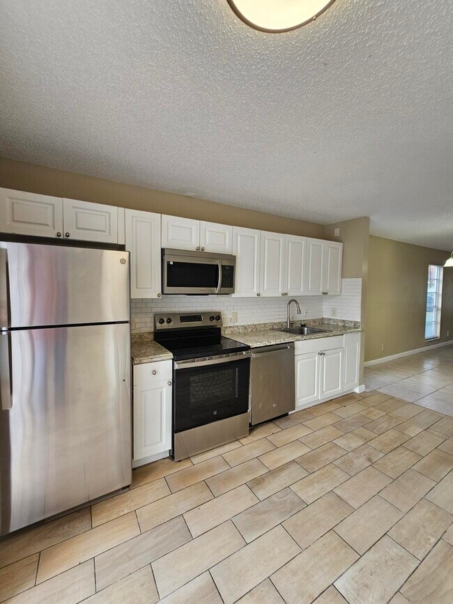 Building Photo - 4786 Orleans Ct