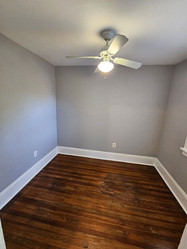 Building Photo - Move-in Special!!!