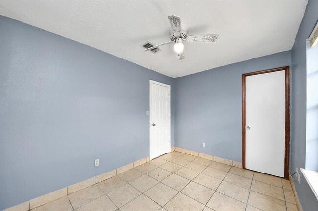 Building Photo - 13710 Brownsville St