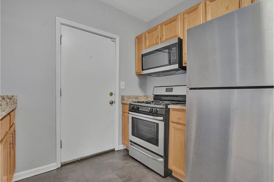 Building Photo - 6211 S Woodlawn Ave