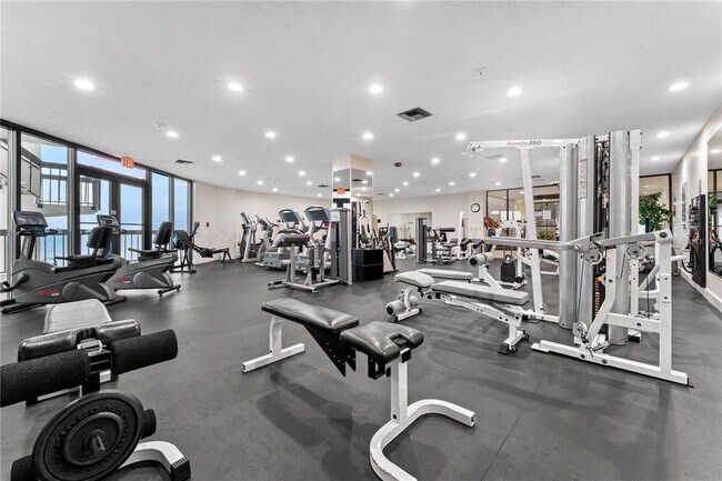 Building Photo - 6287 Bahia Del Mar Cir N