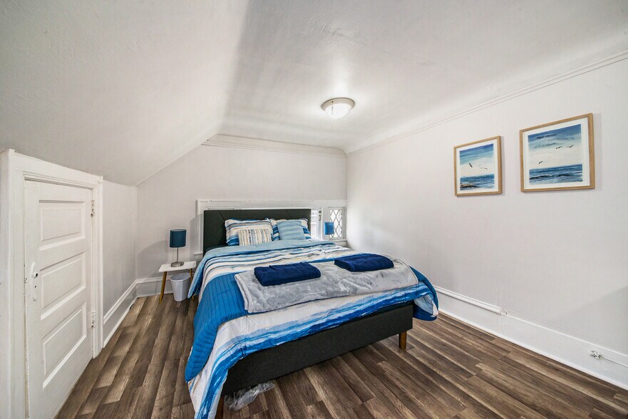 Building Photo - 624 Michigan St NE