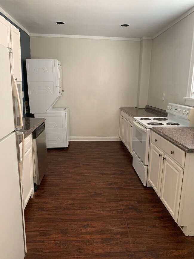 Building Photo - 536A Euclid Ave – Available Fall 2026