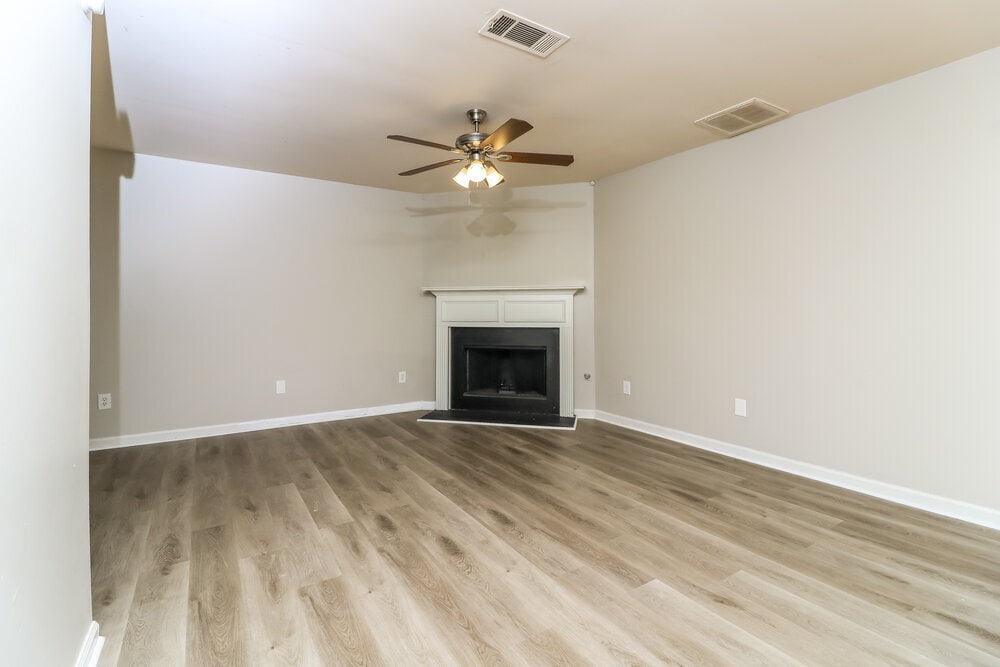 Building Photo - 414 Hidden Creek Ct