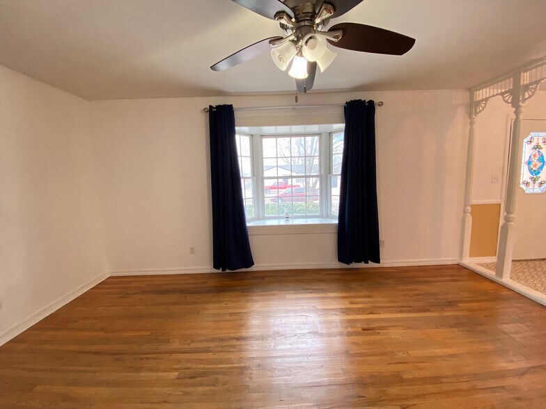 Building Photo - 5414 S Land Ave