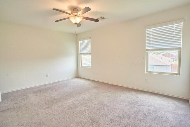 Building Photo - 105 Comet Dr