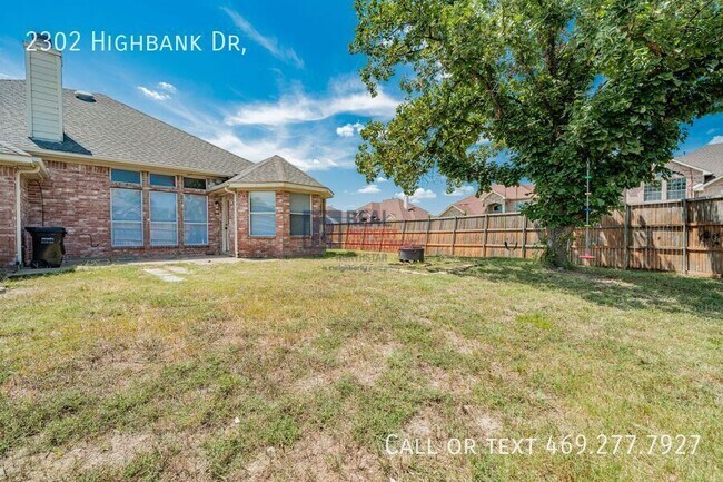 Building Photo - 2302 Highbank Dr