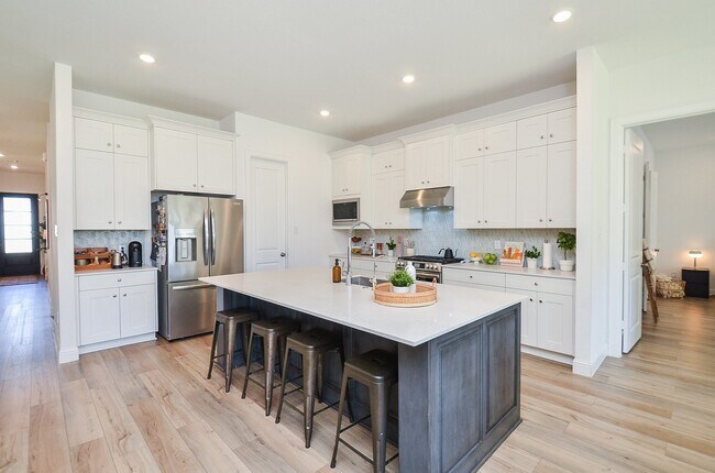 Building Photo - 4827 Avon Ridge Way