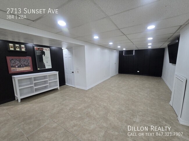 Building Photo - 2713 Sunset Ave