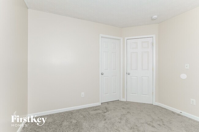 Building Photo - 917 Brookwood Dr