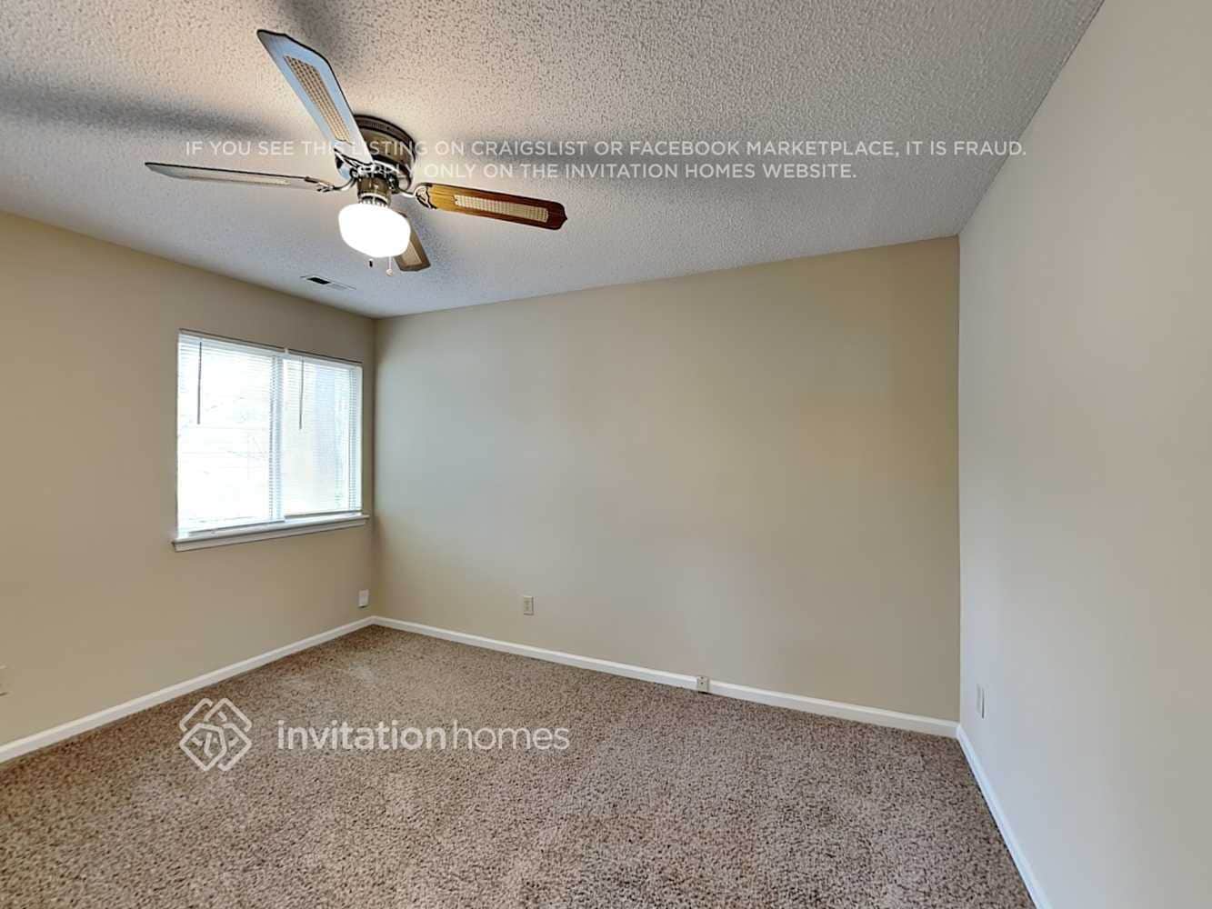 Building Photo - 2225 Sloan Dr