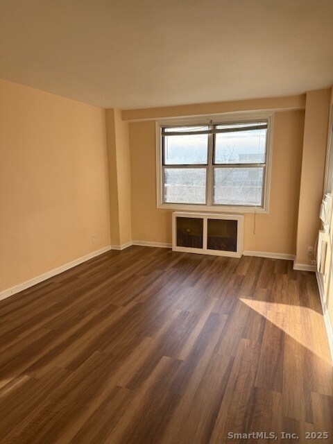 Building Photo - 71 Strawberry Hill Ave