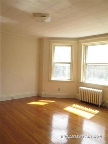 Building Photo - 18 Euston St