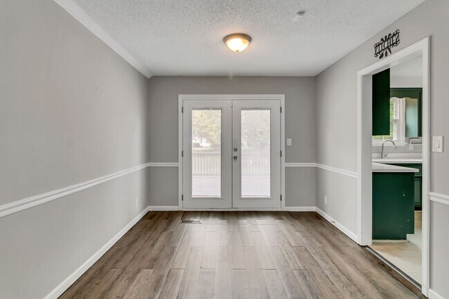 Building Photo - 900 Cimarron Ct