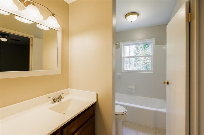 Building Photo - 2821 Petersburg Ct