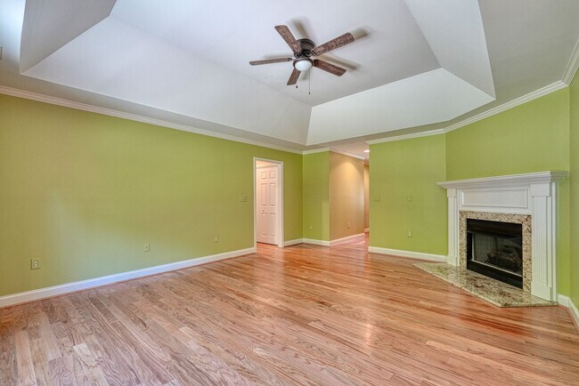 Building Photo - 210 Rivermill Ct