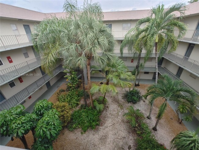 Building Photo - 1820 SW 81st Ave