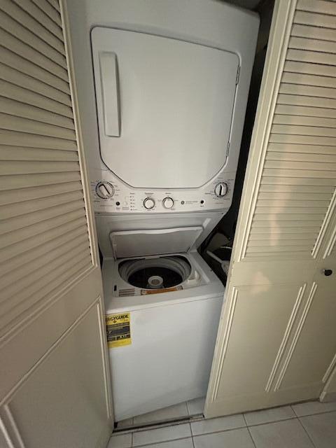 Building Photo - 200 Lake Carol Dr