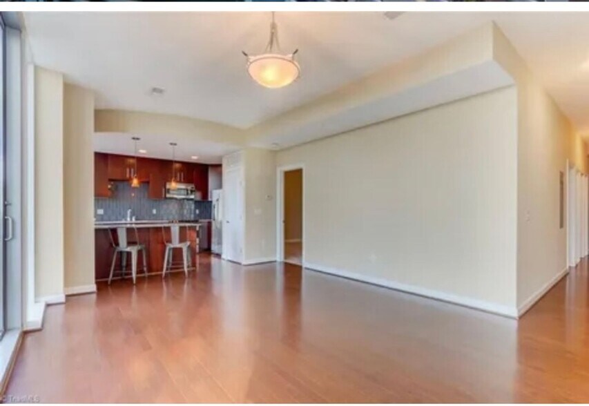 Building Photo - 201 N Elm St