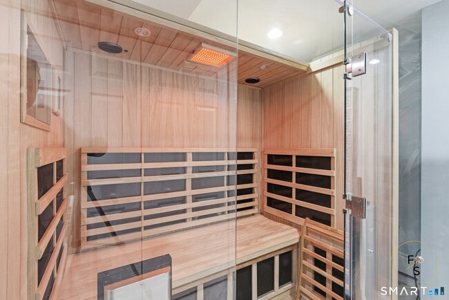 Building Photo - 508 Highland St