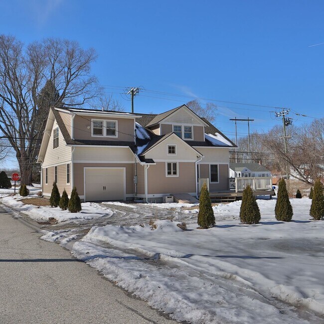 Building Photo - 192 Slater Ave