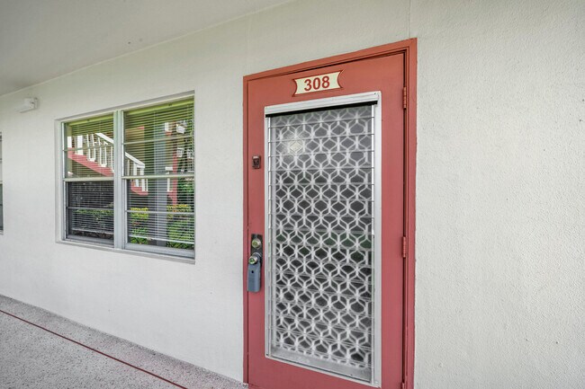 Building Photo - 308 Fanshaw H