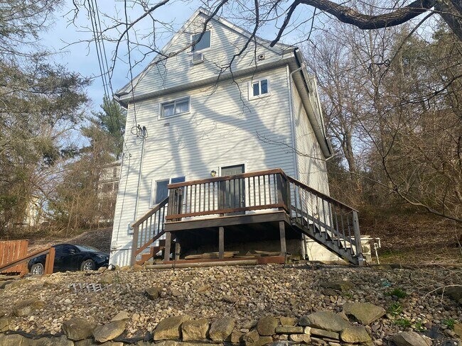 Building Photo - 150 Wellen Avenue