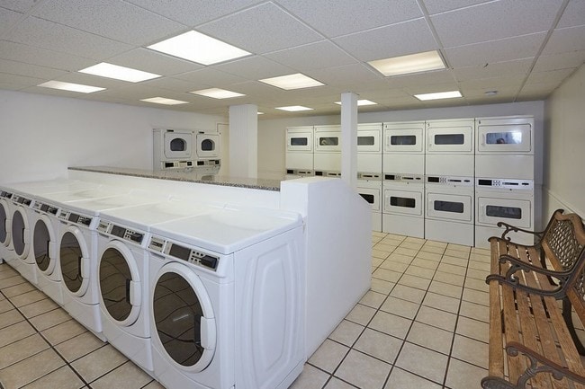 Building Photo - I 124-B Jackman Drive