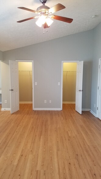 double walk-in closets - master bedroom - 618 Spence Enclave Way