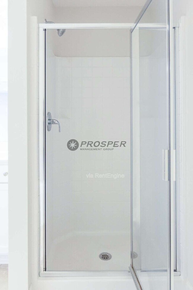 Building Photo - 16 Jaycee Ct