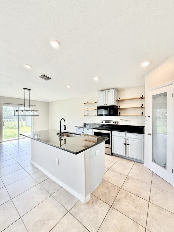 Building Photo - 17134 White Mangrove Dr