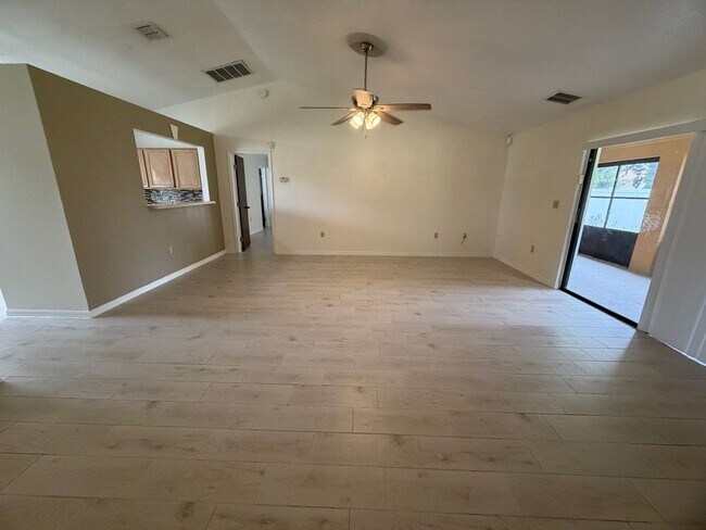 Building Photo - 608 Antelope Ln