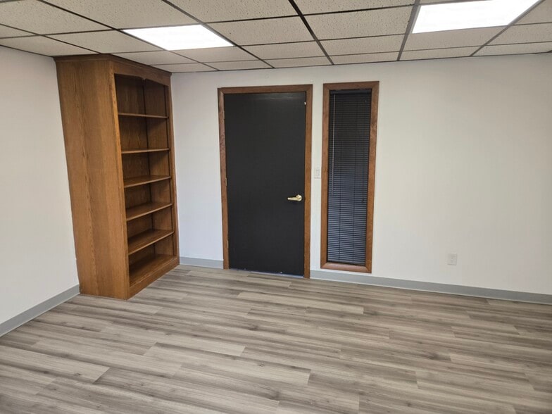 Built in book case - 87 Essex St