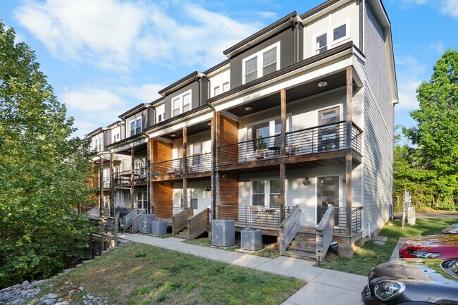 Building Photo - 849 Cherokee Ave